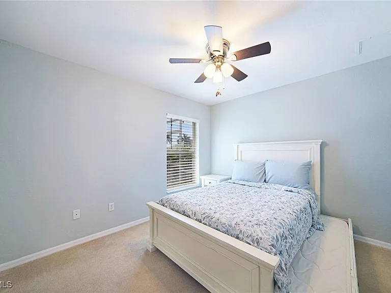 5007 SW 27th Ave — Photo 17