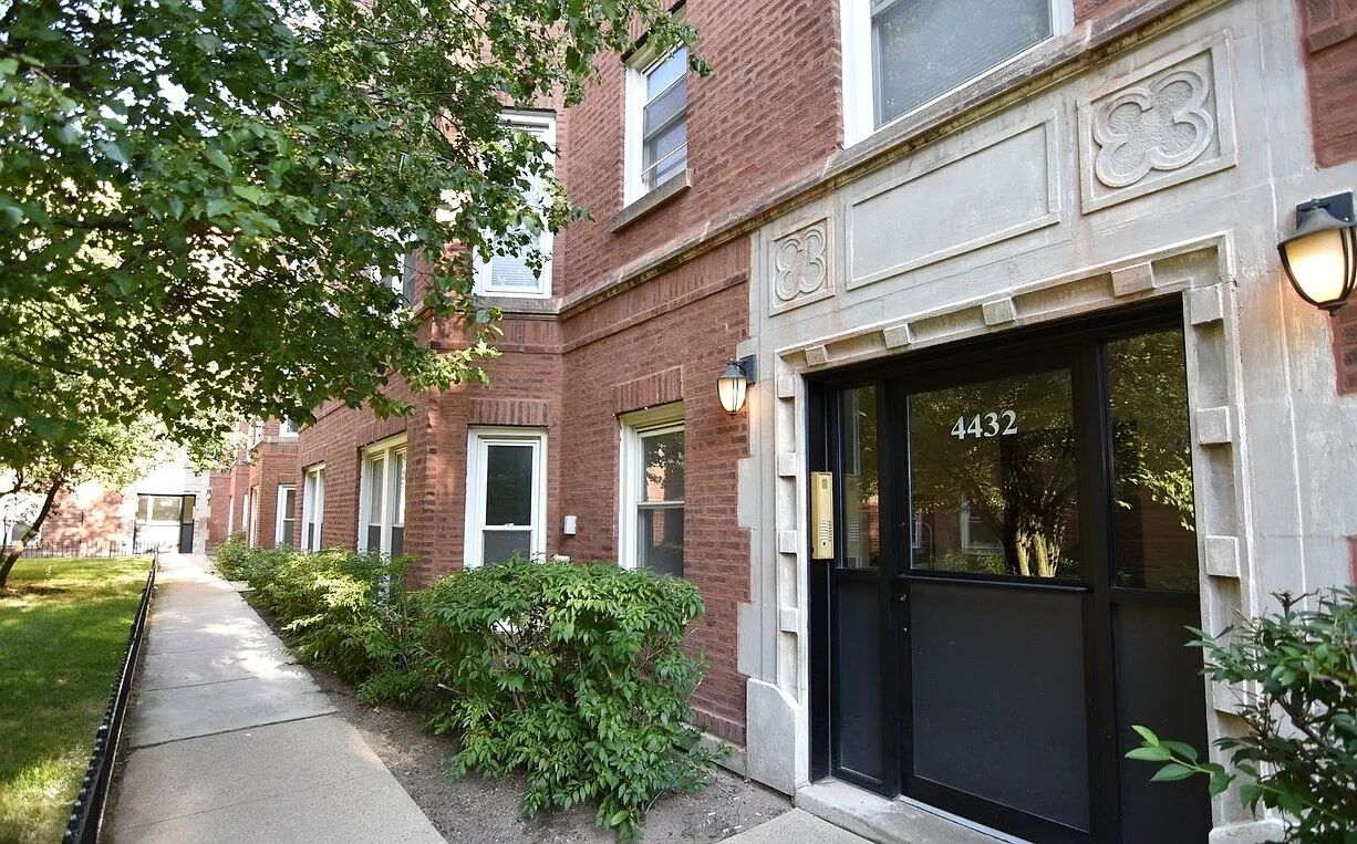 The Courtyard on Wolcott — Photo 2