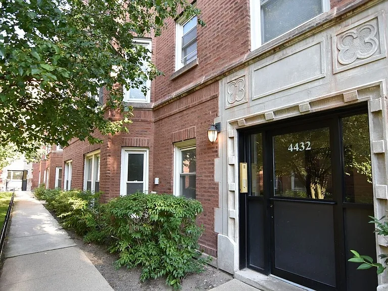 The Courtyard on Wolcott — Photo 2