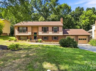 5000 Cedarforest Dr, Charlotte, NC 28226