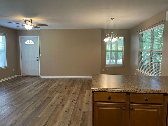 3rd image of 56 Jasmine Dr