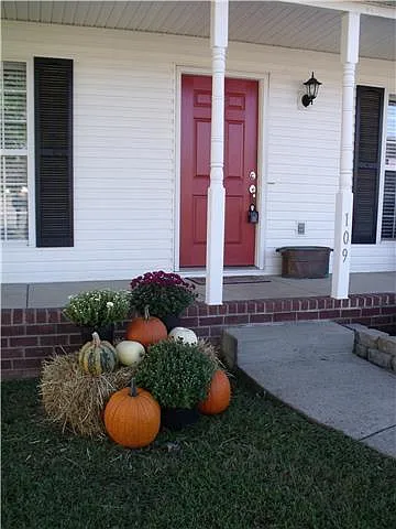 109 W McCoury Ln Photo 1