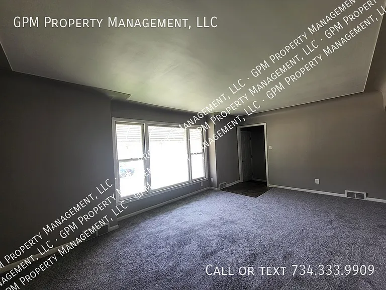 15305 Evergreen Ave — Photo 3