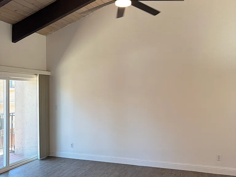 852 Division St #10 — Photo 4