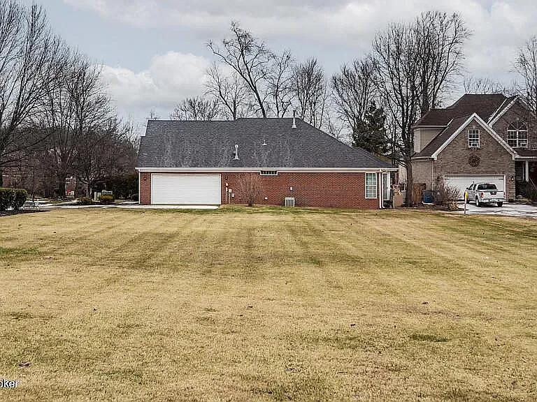1107 Belmont Park Way — Photo 3