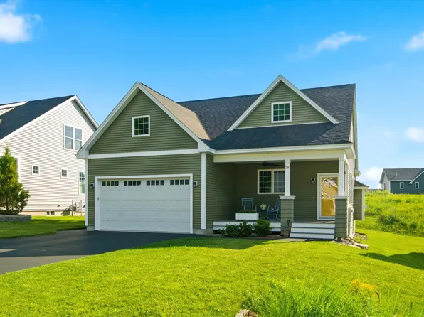 28 Luna Circle, Somersworth, NH 03878