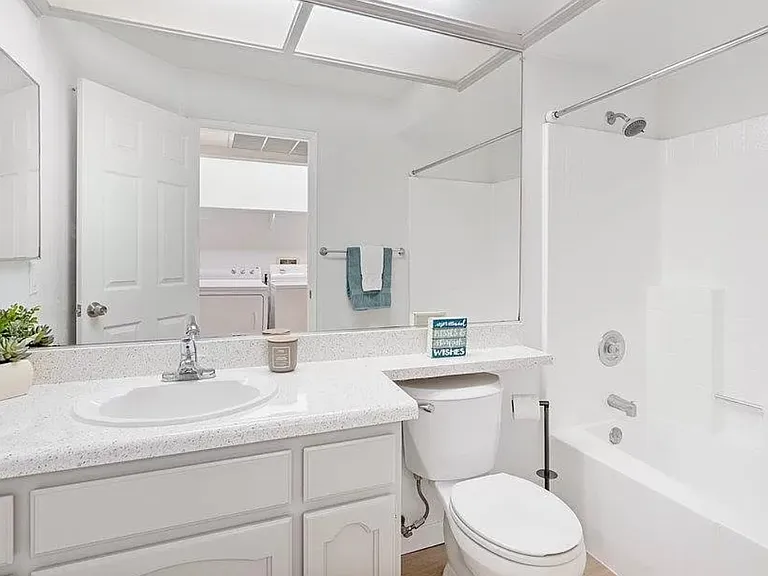 6055 Estelle St #7 — Photo 9