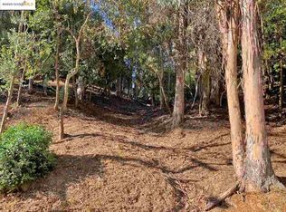 6698 Moore Dr, Oakland, CA 94611