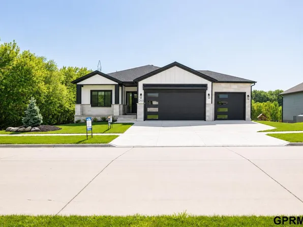 260 S 90th St, Lincoln, NE 68520
