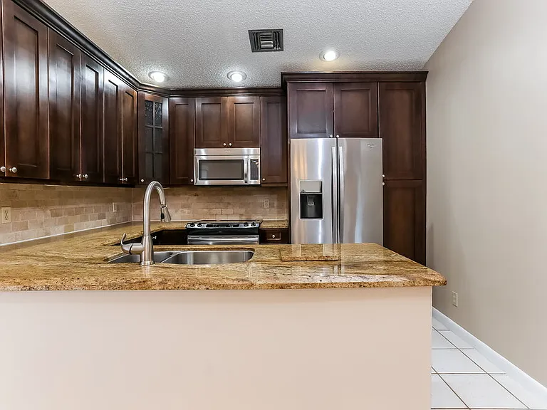 21080 Woodspring Ave — Photo 7