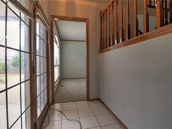 5th image of 1821 SE 2nd St