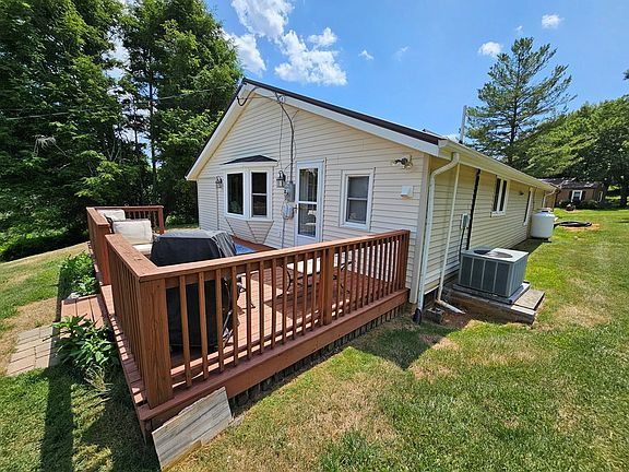 5th image of 107 Hale Ln