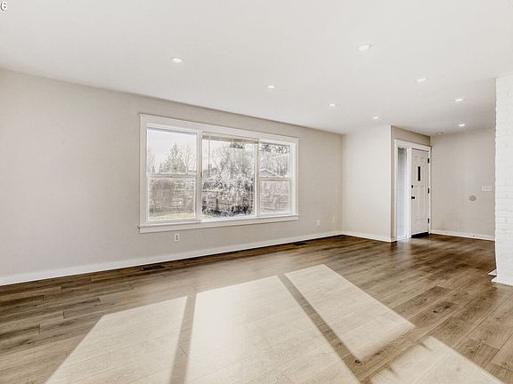 5th image of 13405 SW Park Way