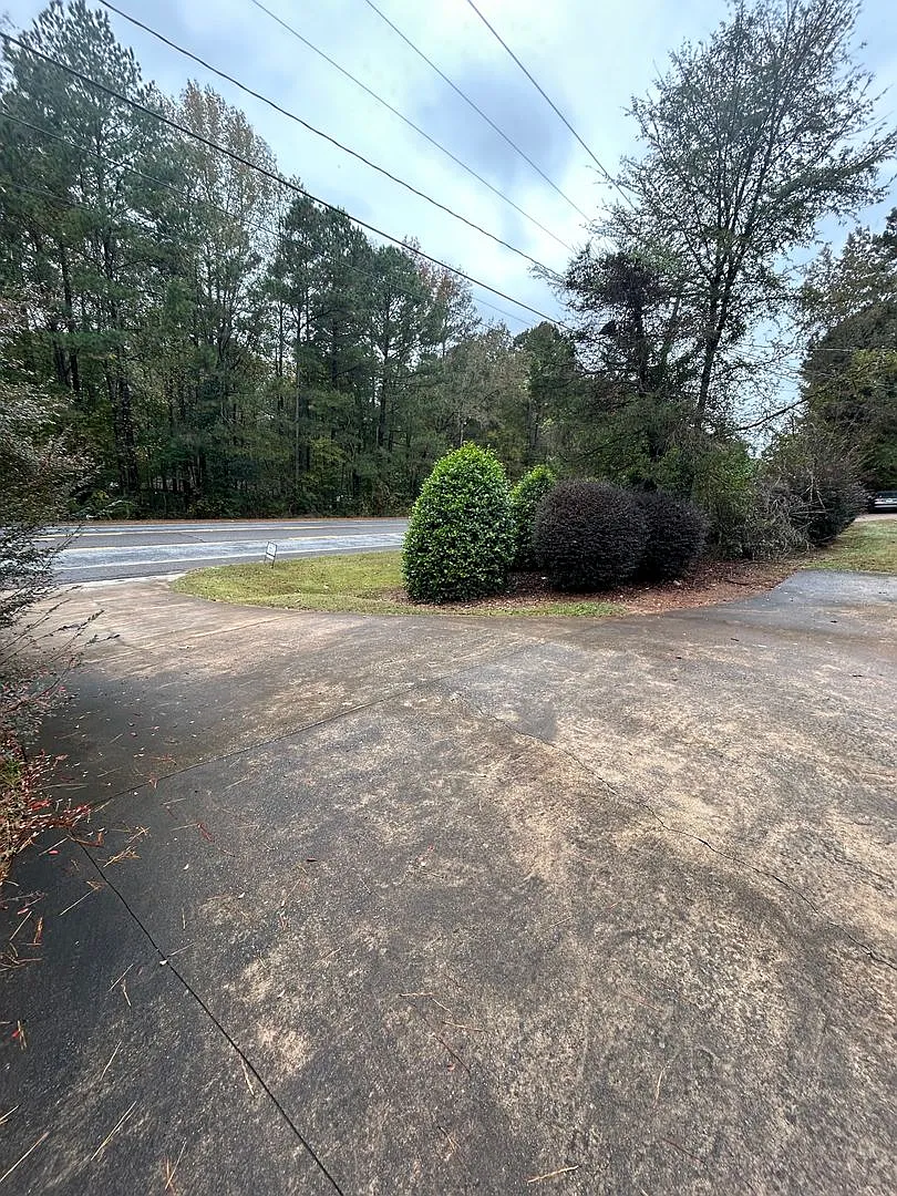 Building Photo - 1585 Cedar Shoals Dr