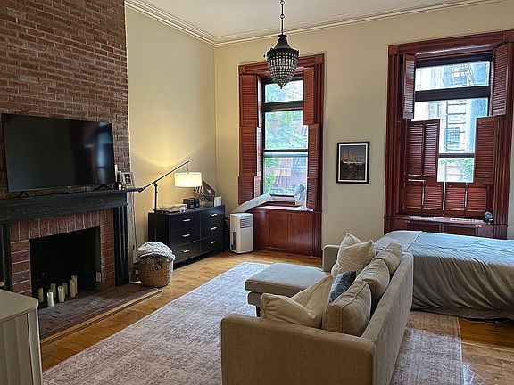 4th image of 45 Grove St APT 2B