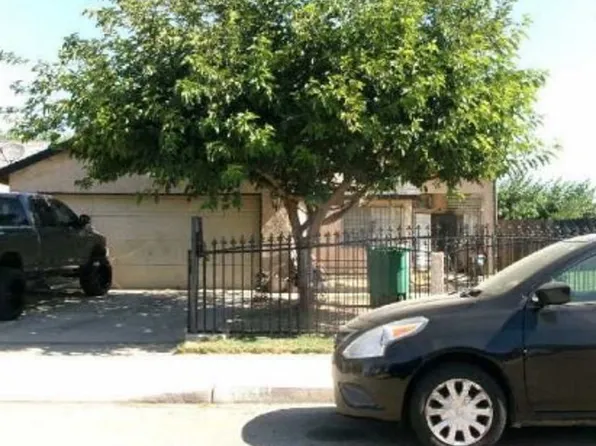 2596 Walnut St, Selma, CA 93662