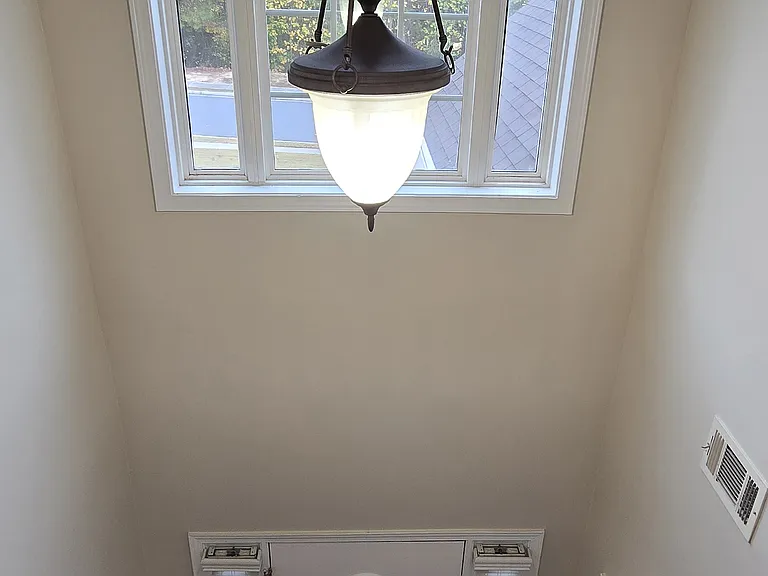 Foyer open to upstairs