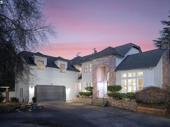 725 Oak Meadow Ct, Lake Oswego, OR 97034