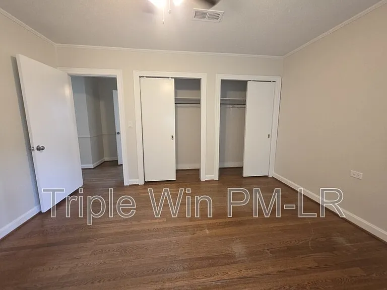 318 W Bell St — Photo 31