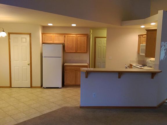 3rd image of 8217 112th St E