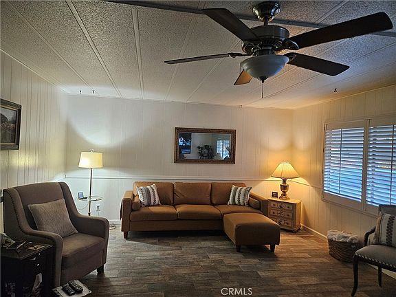 3rd image of 1025 S Lyon Ave