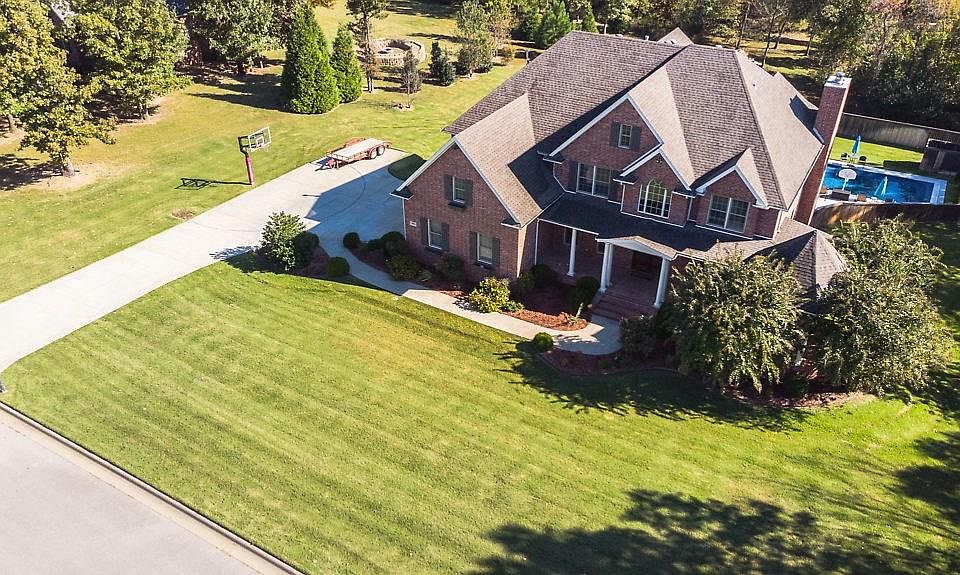 1st image of 2624 Staci Ln