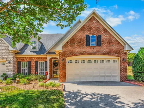 905 Pelican Ln, Clemmons, NC 27012