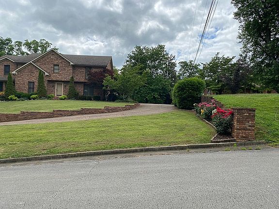 3rd image of 109 Oak Hill Dr