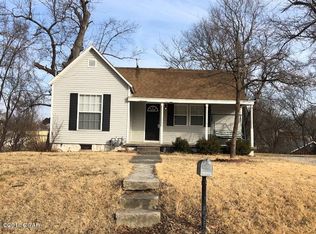 1121 Grove St, Carthage, MO 64836