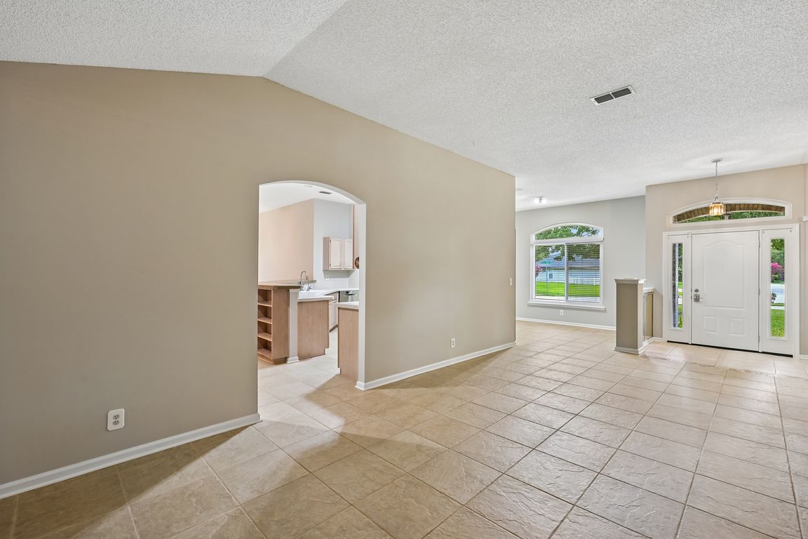 Forest Gate Dr-S3006-006P