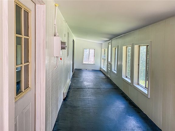 4th image of 1310 Center Rd