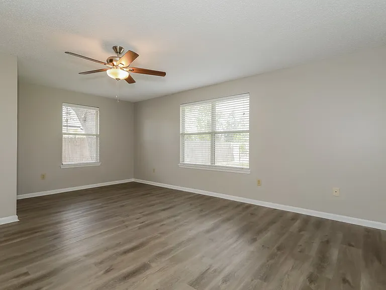 3402 Westfield Dr — Photo 8