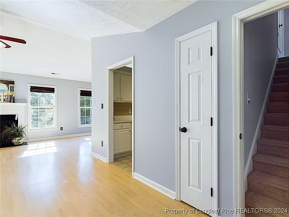 3rd image of 107 Somerset Dr