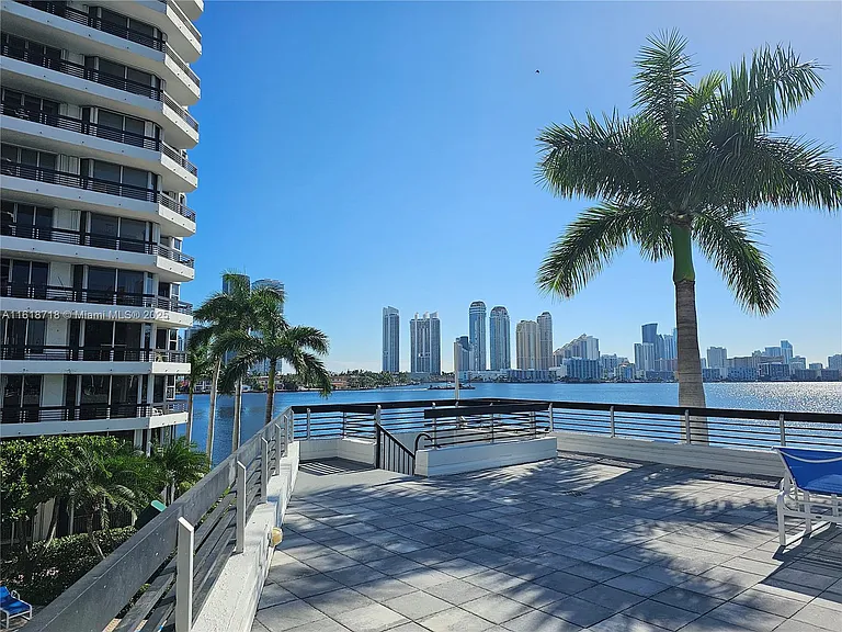 3600 Mystic Pointe Dr #1607 — Photo 17