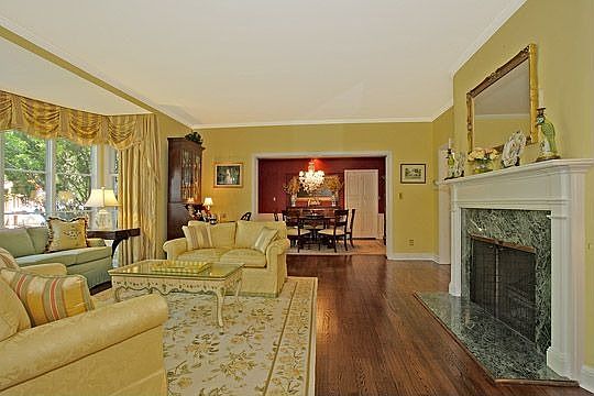 2nd image of 122 Whitehall Blvd