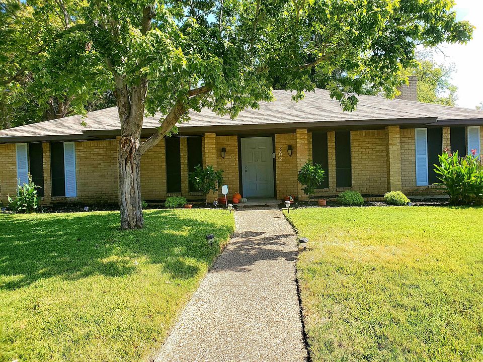 1st image of 202 Cliffwood Dr