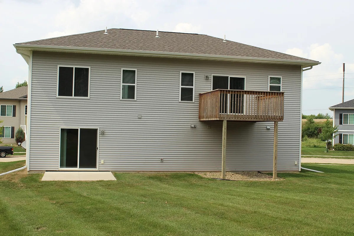 Building Photo - 1012 Manitou Trl