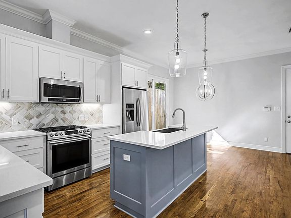 3rd image of 1248 N Bronough St