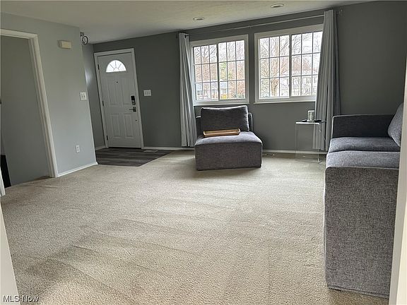 4th image of 9555 Shadywood Ln