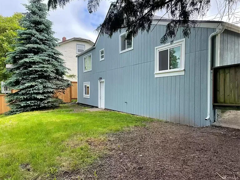 1507 Olympic Ave — Photo 10