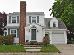 44 Vale Ave, Cranston, RI 02910