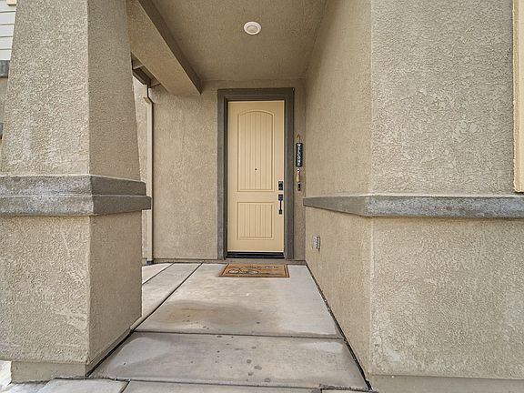 4th image of 820 Berryessa Way