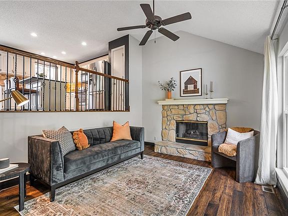 4th image of 21505 W 50th St