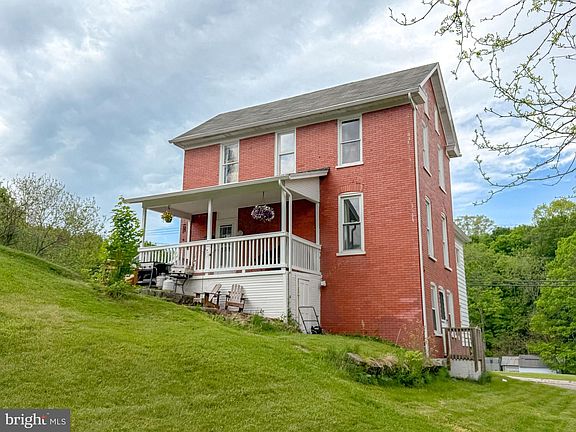5th image of 729 Bloomfield St