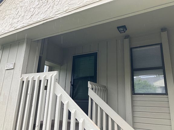 3rd image of 1706 Abbey Cir