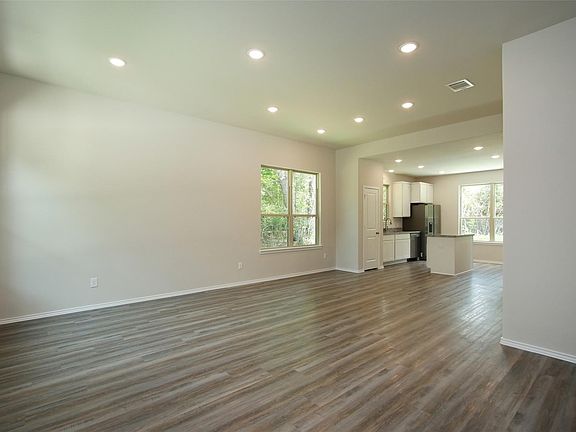 5th image of 109 Seminole Dr