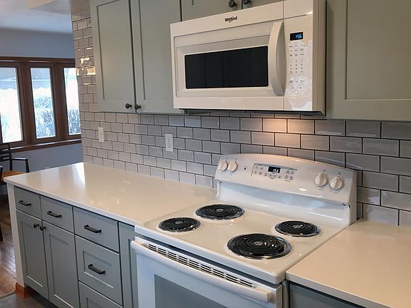 2nd image of 3411 S 116th Ave