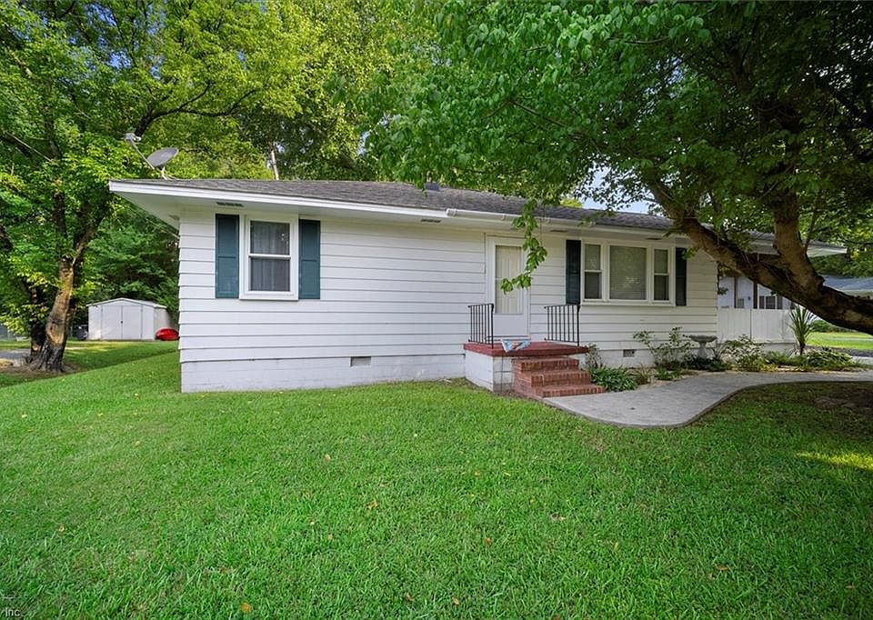1st image of 26493 E Nottoway Dr