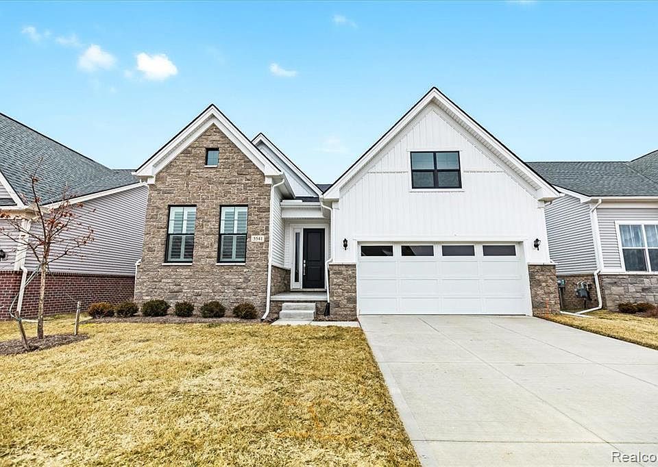 5541 Helmsdale Blvd, West Bloomfield, MI 48322 MLS 20230024709 Zillow