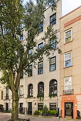 124 East 64th Street in Lenox Hill